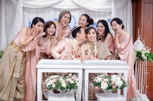 ชุดไทยเจ้าสาว ชุดไทยจักรพรรดิ์ เช่าที่แบมบี้ เวดดิ้ง ห้วยขวาง